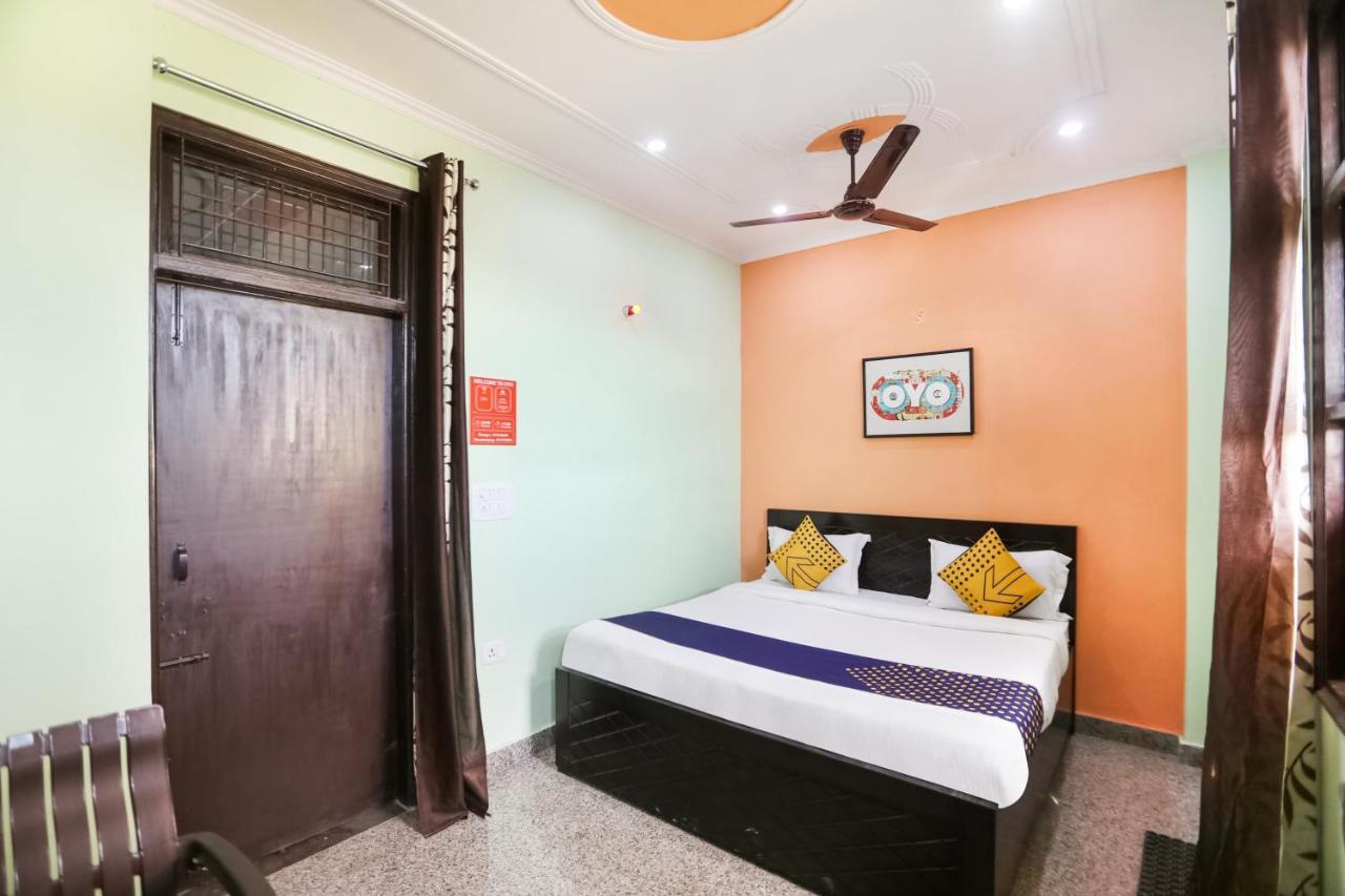 Spot On Main View Guest House Near Leisure Valley Park Gurgaon Buitenkant foto