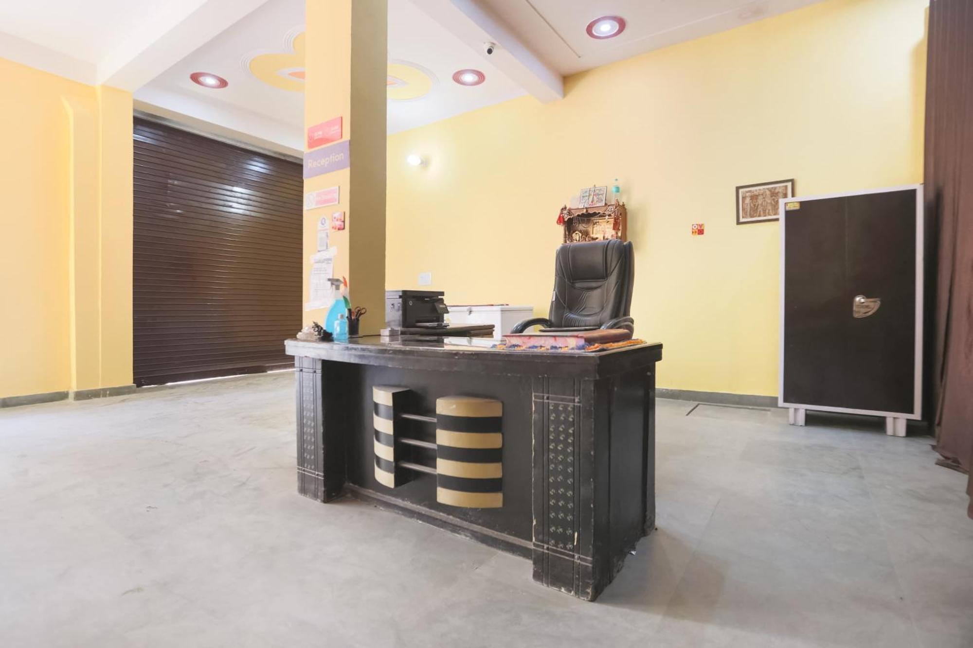 Spot On Main View Guest House Near Leisure Valley Park Gurgaon Buitenkant foto