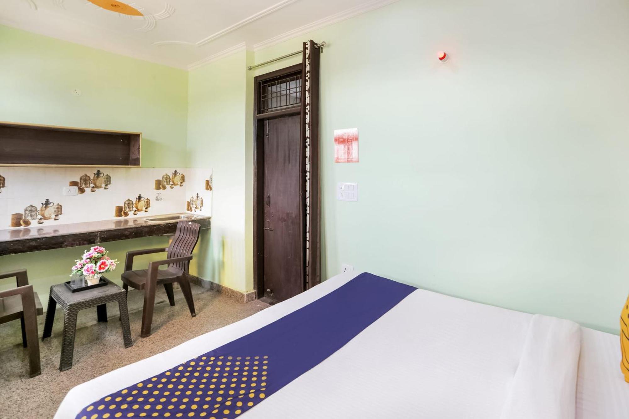Spot On Main View Guest House Near Leisure Valley Park Gurgaon Buitenkant foto