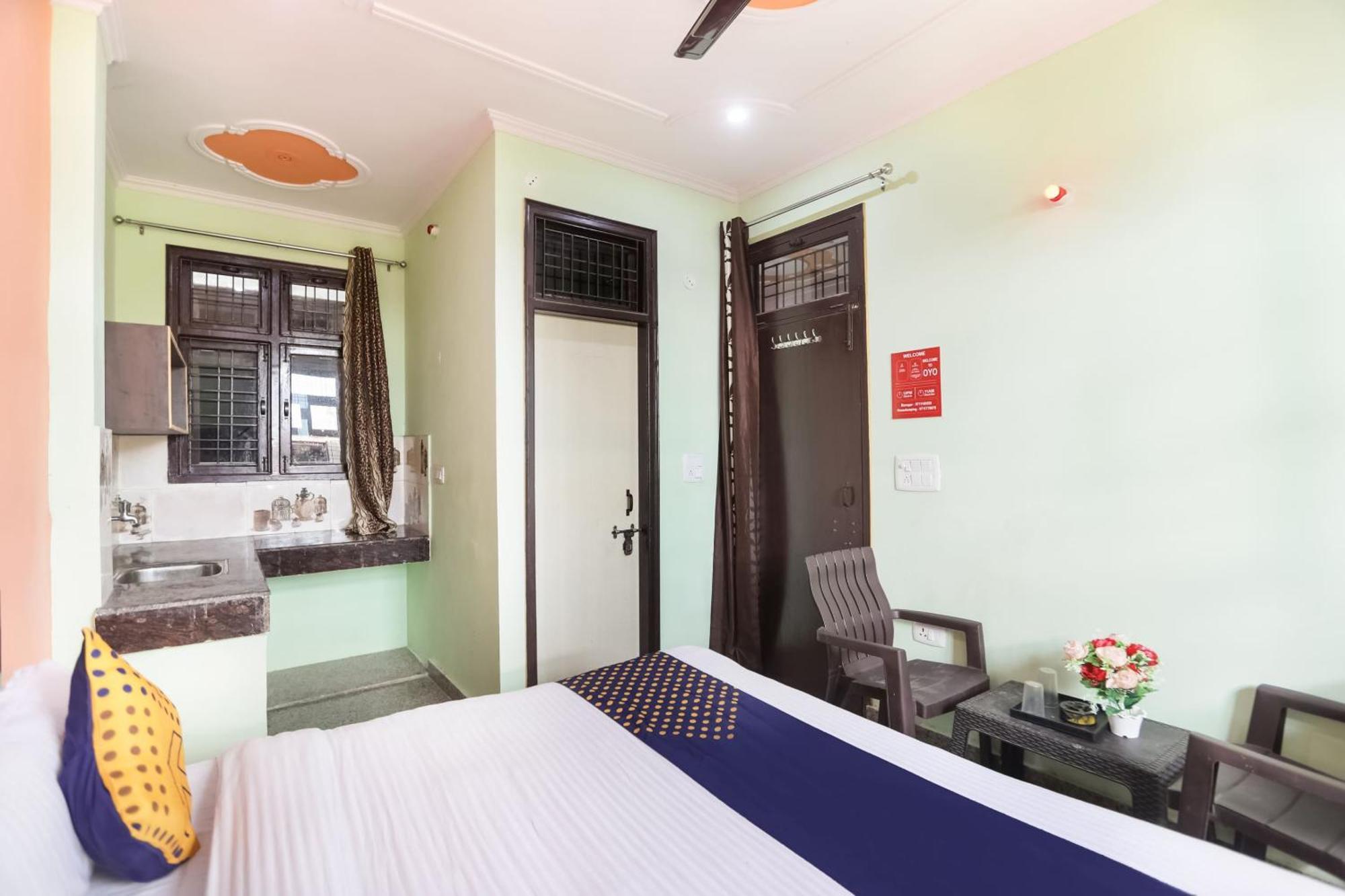 Spot On Main View Guest House Near Leisure Valley Park Gurgaon Buitenkant foto