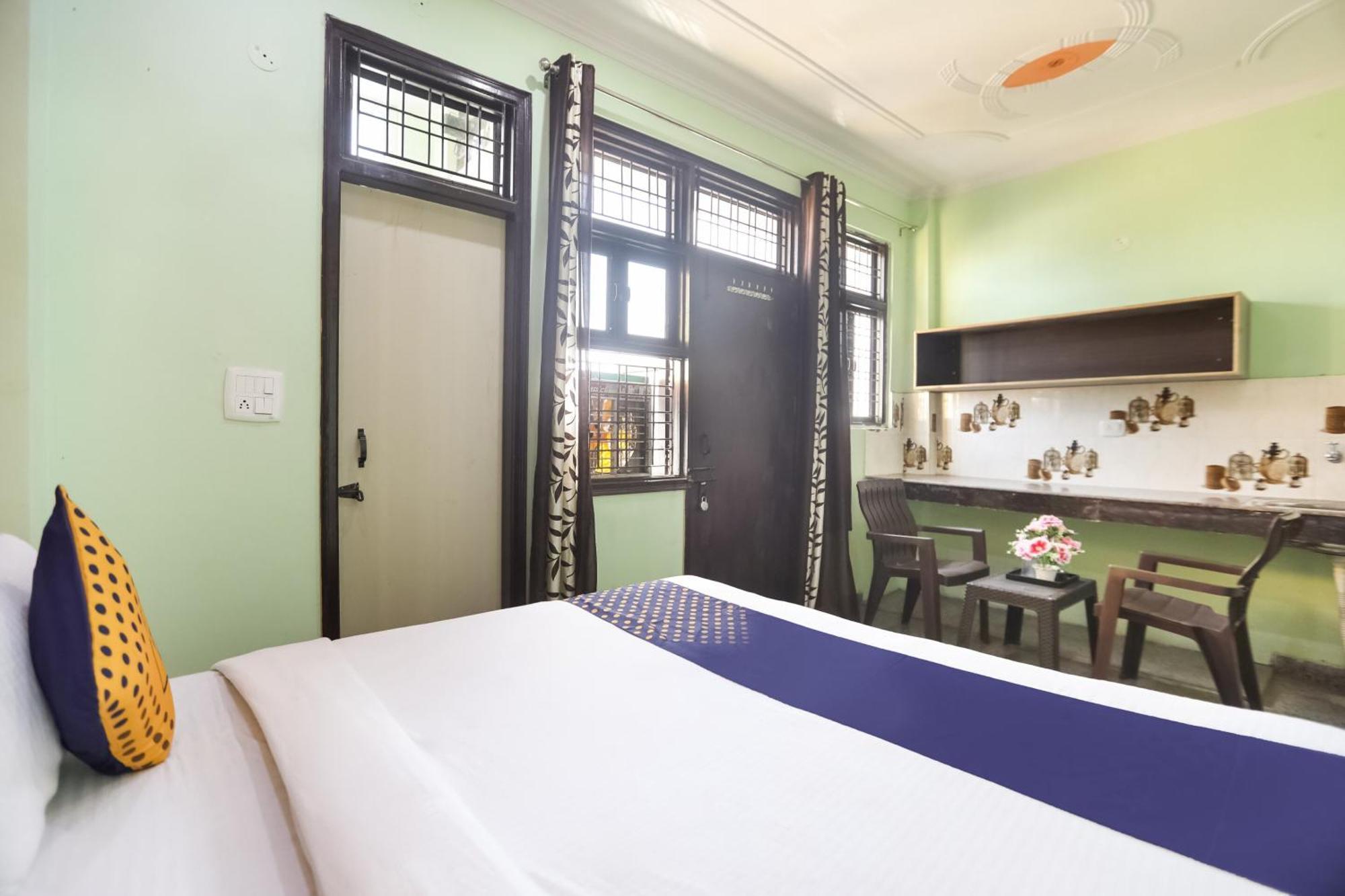 Spot On Main View Guest House Near Leisure Valley Park Gurgaon Buitenkant foto