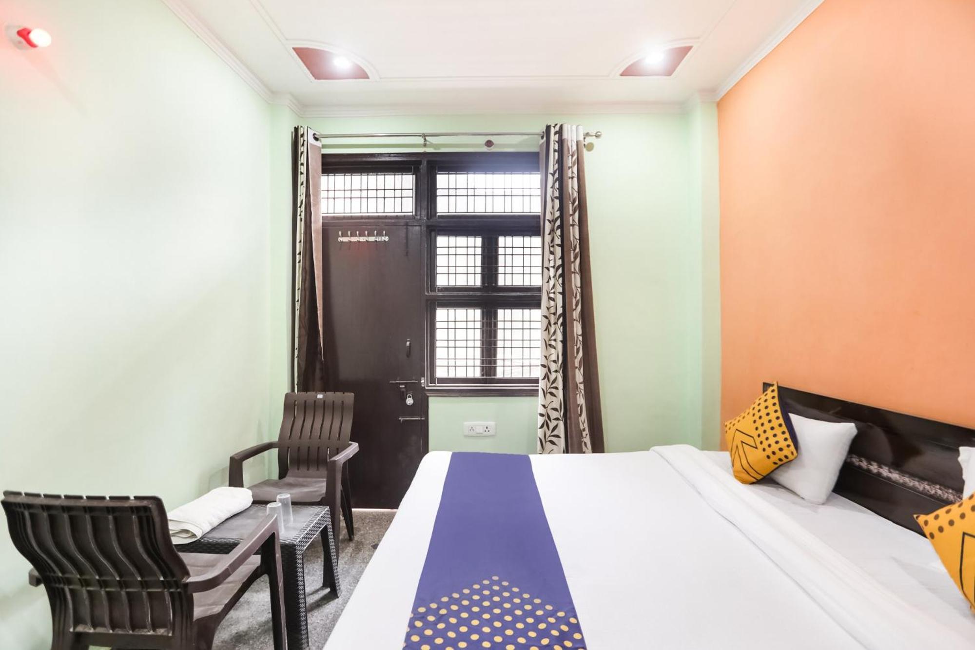 Spot On Main View Guest House Near Leisure Valley Park Gurgaon Buitenkant foto